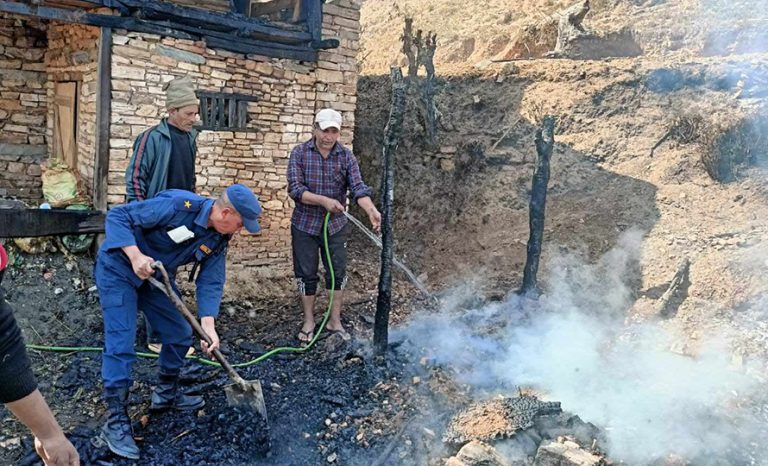 गुल्मीमा आगो निभाउने क्रममा एक जना घाइते 