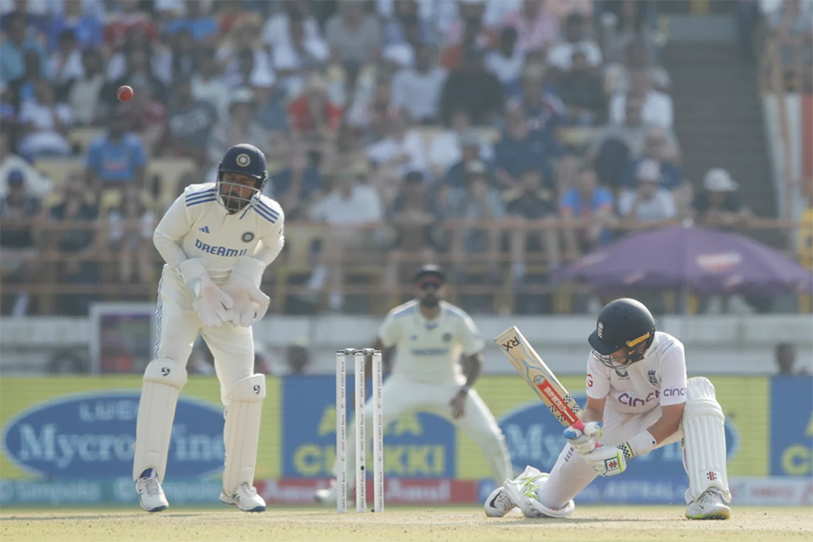 भारतविरुद्ध इंग्ल्यान्ड : दुई दिनमै तीन शतक र ६५२ रन