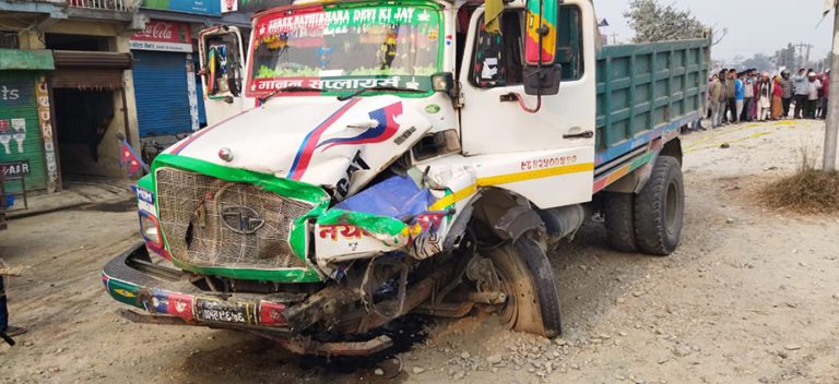 बेलबारीमा ३ वटा सवारी ठोक्किंदा २ जनाको मृत्यु, ३ जना घाइते