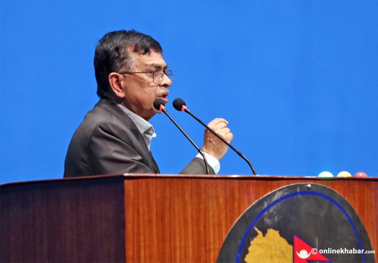 अर्थमन्त्रीलाई राजेन्द्र पाण्डेको प्रश्न : बजेटमा जमिन उपयोग गर्ने कार्यक्रम खै ?
