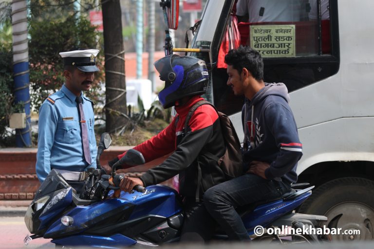 २२५ मोटरसाइकल होल्ड, १६ जना प्रहरी नियन्त्रणमा