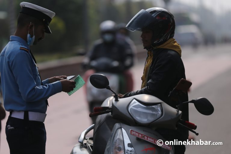 होली मनाउने क्रममा काठमाडौंबाट ८३ पुरुष र ९ महिला पक्राउ