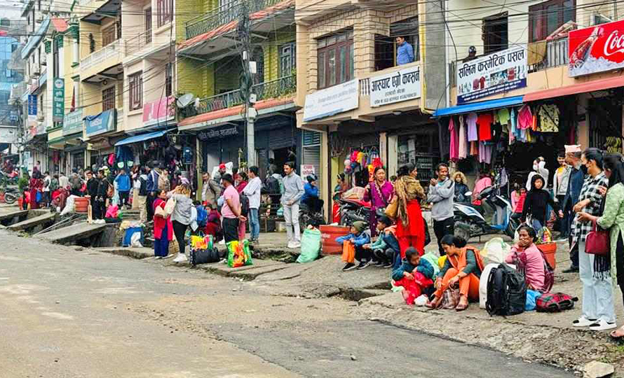 सहमतिपछि खुल्यो गोरखामा यातायात