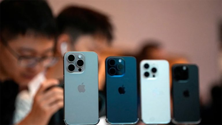 चीनमा आइफोनको बिक्रीमा उच्च गिरावट, स्मार्टफोन प्रयोगकर्ता हुवावेतर्फ आकर्षित