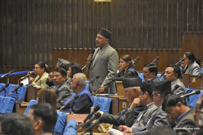 कांग्रेसले संसद चल्न दिने, गृहमन्त्रीलाई रोष्ट्रममा जान नदिने