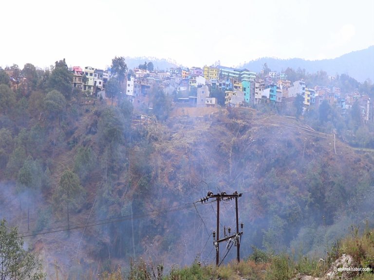 तम्घास बजारमा प्रदूषित धुवाँको मुस्लो