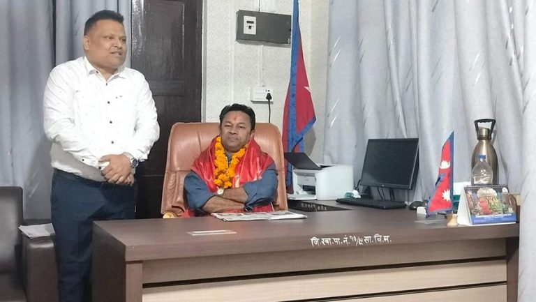 मधेशमा एमालेका सरोजकुमार यादवलाई ३ मन्त्रालयको जिम्मा