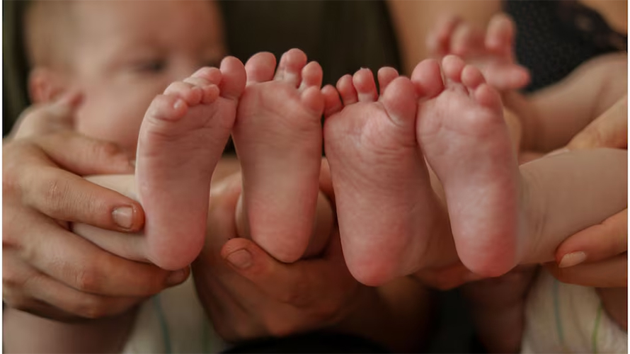 फरक-फरक अस्पतालमा महिलाले जन्माइन् जुम्ल्याहा, जुम्ल्याहाको उमेरमा २२ दिनको अन्तर !