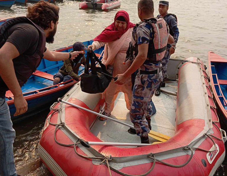 फेवातालमा डुंगा दुर्घटना, ५ जनाको सकुशल उद्धार