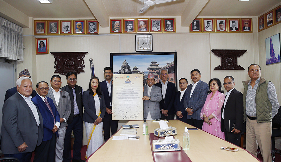 उपप्रधानमन्त्री श्रेष्ठलाई लुम्बिनी सम्मेलनको ‘शान्ति सन्देश’ हस्तान्तरण