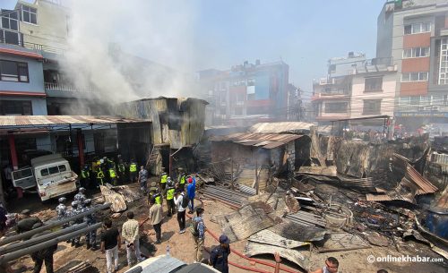 शङ्खमूलको दोभान पुल नजिक आगलागी, गाडीको वर्कसप सहित ५ पसलमा क्षति