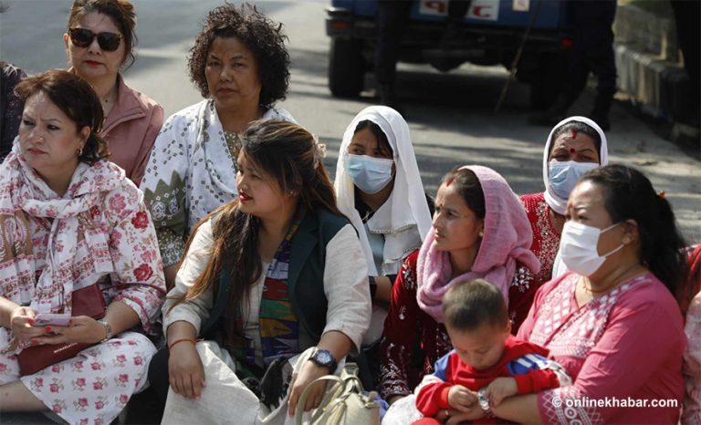 रुसी सेनामा गएका नेपालीलाई फर्काउन माग गर्दै प्रदर्शन (तस्वीरहरु)