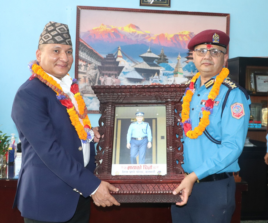 एसएसपी रजौरेले सम्हाले काठमाडौं प्रहरी प्रमुखको जिम्मेवारी
