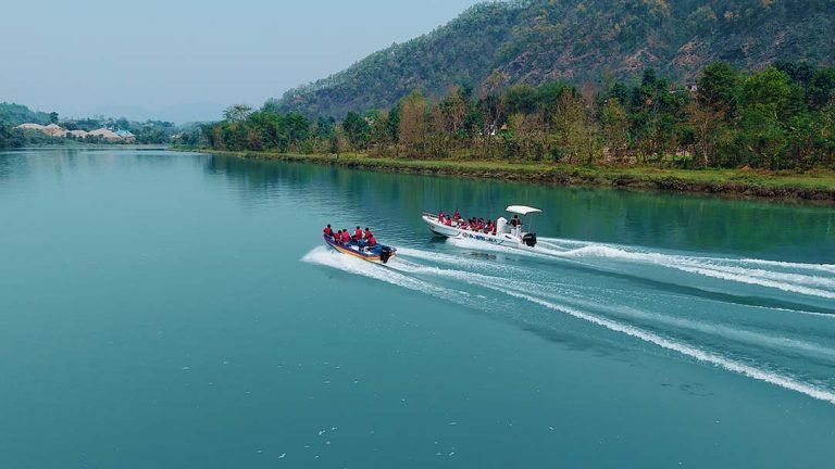 आँबुखैरेनीको मर्स्याङ्दी जलाशयमा मोटरबोट सञ्चालन