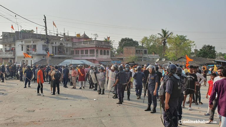 विराटनगरको रानी क्षेत्रमा तनाव, हवाई फायर र अश्रुग्यास प्रहार