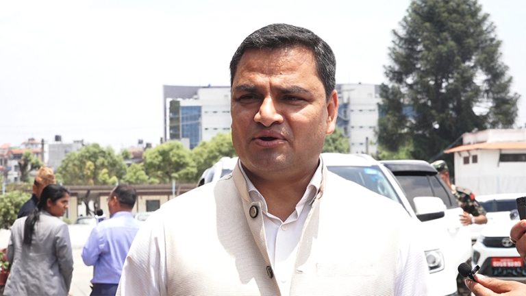 स्वास्थ्यमन्त्री पौडेलको निर्देशन– अस्पतालमा दुई सिफ्ट ओपीडी चलाउनू