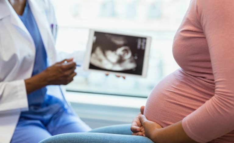 गर्भको शिशु र आमालाई जोखिम हुनसक्ने प्रिक्लेमसिया के हो ?