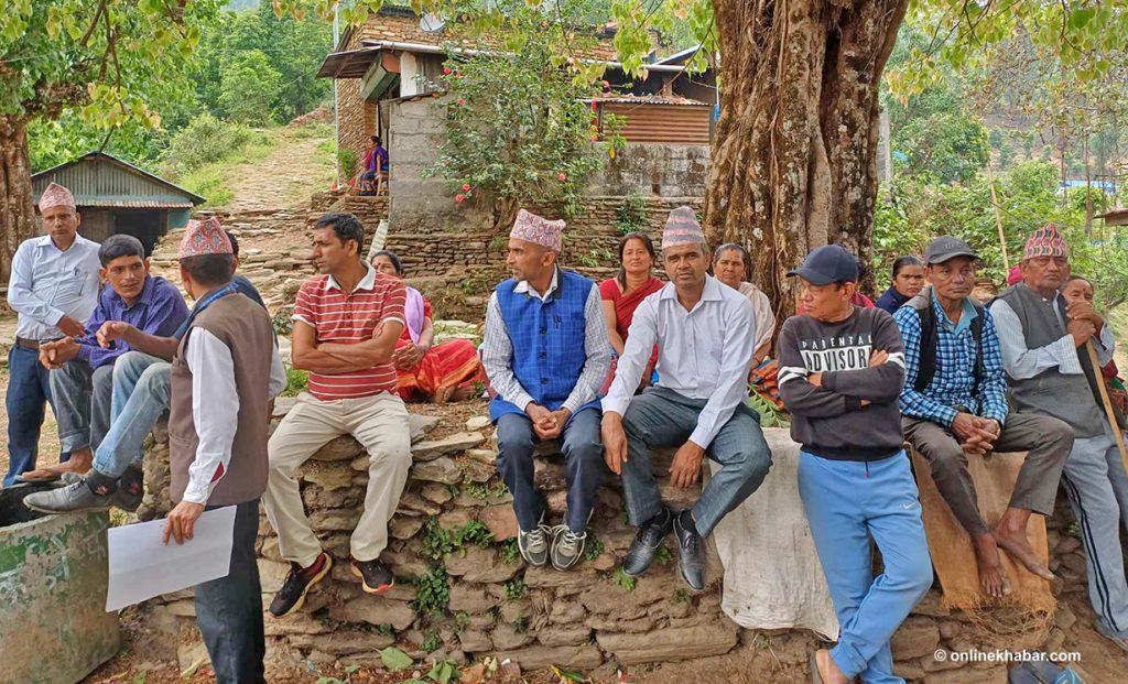 पहिले असुविधाले खेद्‍यो, अहिले बाँदरले