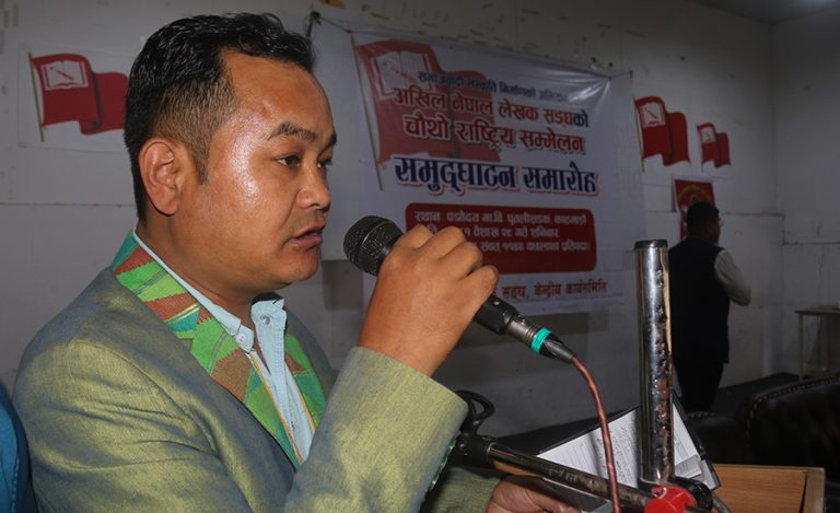 अखिल नेपाल लेखक संघको अध्यक्षमा स्वप्निल स्मृति