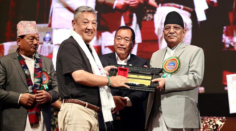 सगरमाथा दिवसमा आरोहीहरू सम्मानित