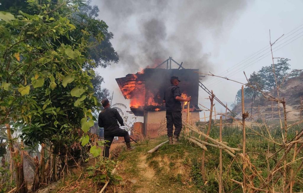 सोलुखुम्बुमा आगलागीले २२ घरगोठ जले