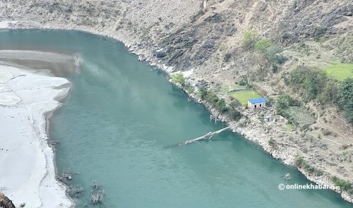 कर्णाली नदीमा हाम फालेर दुई युवायुवती बेपत्ता, खोजी जारी
