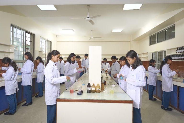 जीवनोपयोगी शिक्षा र उत्कृष्ट नतिजाका लागि डीएभी