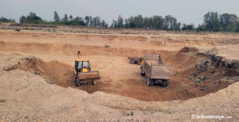 बटेश्वरमा जथाभावी खोला उत्खनन अध्ययन गर्न प्रशासनले बनायो समिति