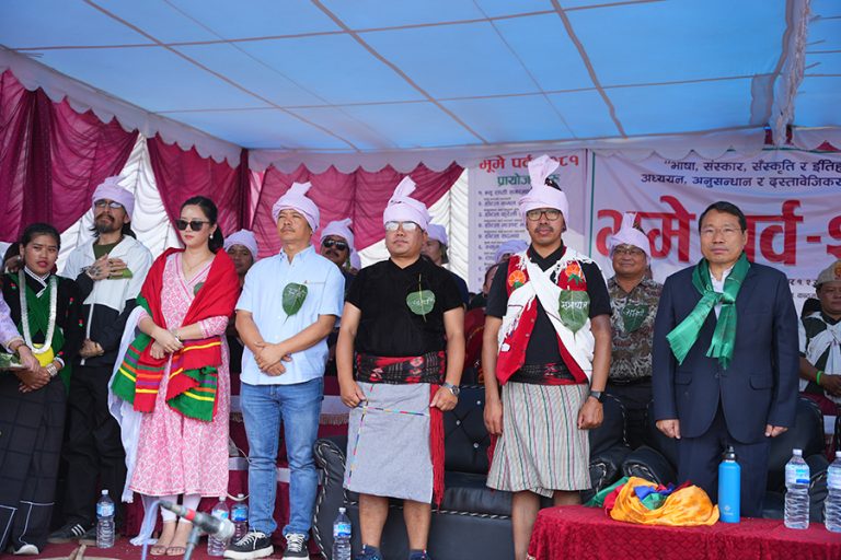 दयाहाङको प्रशंसा गर्दै अर्थमन्त्रीले भने- हामी मगरको घरज्वाइँ बन्नुभएको छ, शुभकामना छ