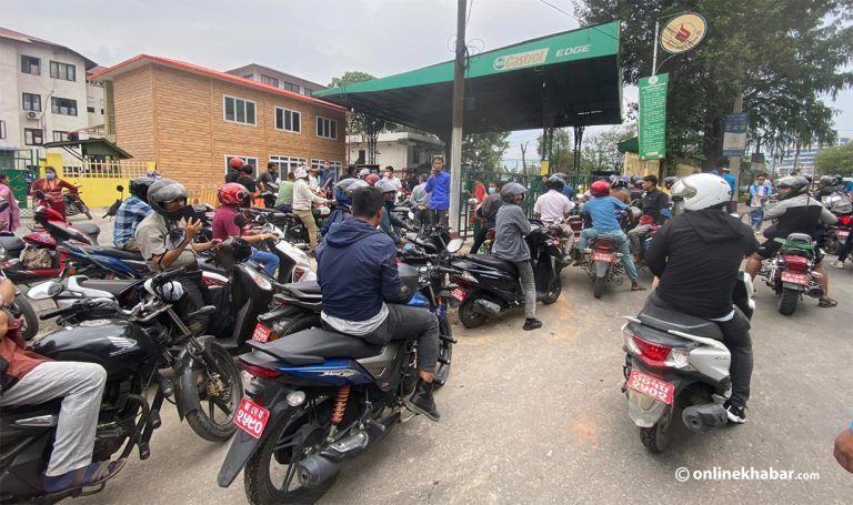 सरकारले घटायो इन्धन कर, उपभोक्तालाई के हुन्छ ?