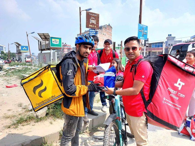 डेलिभरी राइडरहरूलाई नेपाल क्यानले गर्‍यो सम्मान