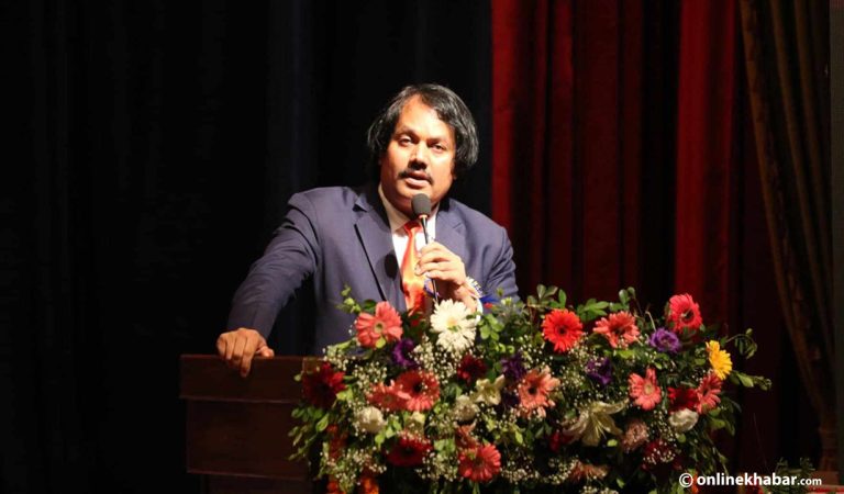 महिनाको १५ दिन तारे होटलमा खाना खाने नेताले समाजवाद ल्याउन सक्दैनन् : सीके राउत