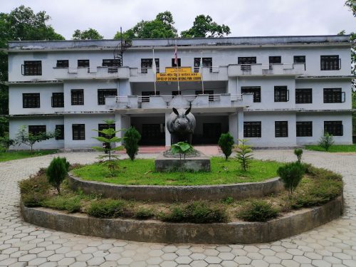 चितवन राष्ट्रिय निकुञ्जलाई खर्च धान्नै मुस्किल
