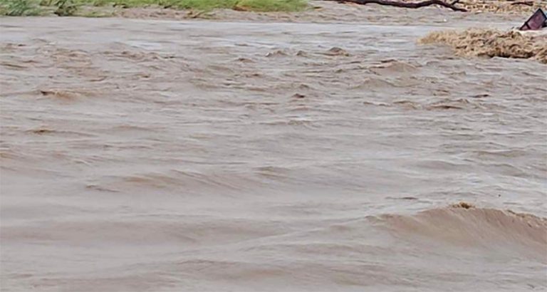 मोरङमा विद्यालय जाँदै गरेका बालकलाई खोलाले बगायो