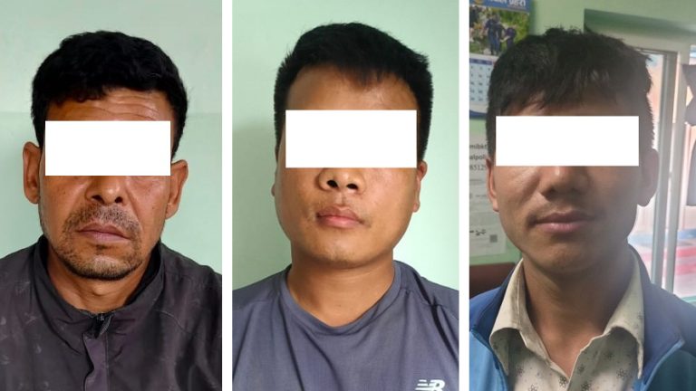 ‘लाइट स्टोन’ देखाएर १० लाख ठगेको आरोपमा ३ जना पक्राउ