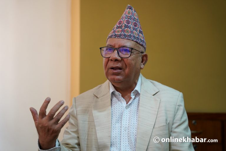 माधव नेपालको स्पष्टीकरण- शिक्षकले नारा लगाएर स्वागत गरे