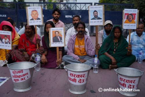 शीर्ष नेता खोज्दै बानेश्वरको सडकमा प्रदर्शन (तस्वीरहरु)