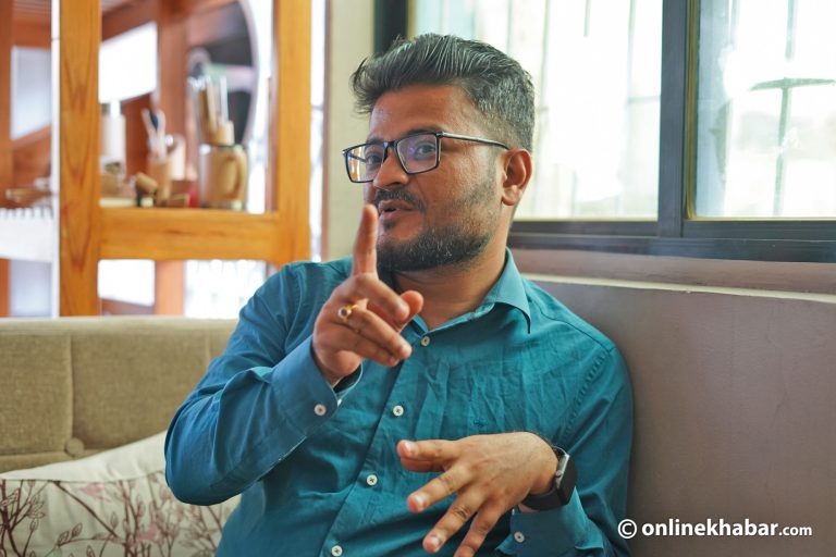 रविलाई नैतिक धरातल पुष्टि गर्न मुकुलको चुनौती
