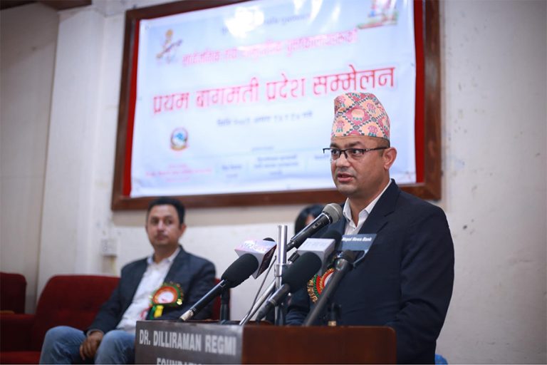 पुस्तकालय एनजीओ सरह दर्ता गर्नुपर्ने अवस्था छ, नयाँ कानुन निर्माणमा पहल गर्छु : मन्त्री गिरी
