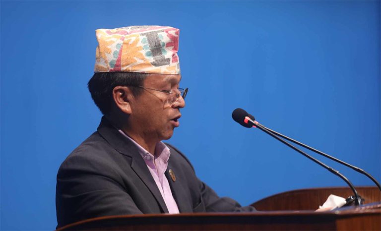 माओवादी सांसदले भने : प्रधानमन्त्री र अर्थमन्त्रीको भनाइ र गराइ मिलेन