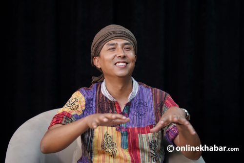 पुष्पणको पन्छीजस्तै स्वच्छन्द उडान
