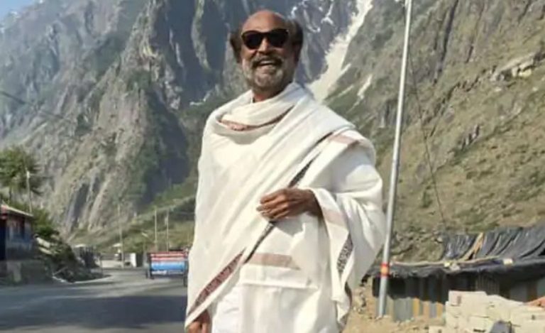 हिमालयको आध्यात्मिक यात्रामा रजनीकान्त
