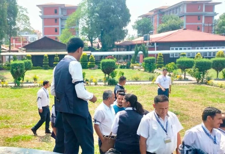भत्ता नपाएको भन्दै संघीय संसद सचिवालयका कर्मचारीहरु आन्दोलित