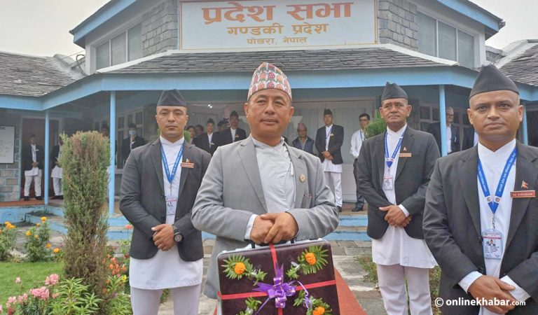 डाक्टर अर्थमन्त्रीको बजेटमा हिसाब बिग्रियो