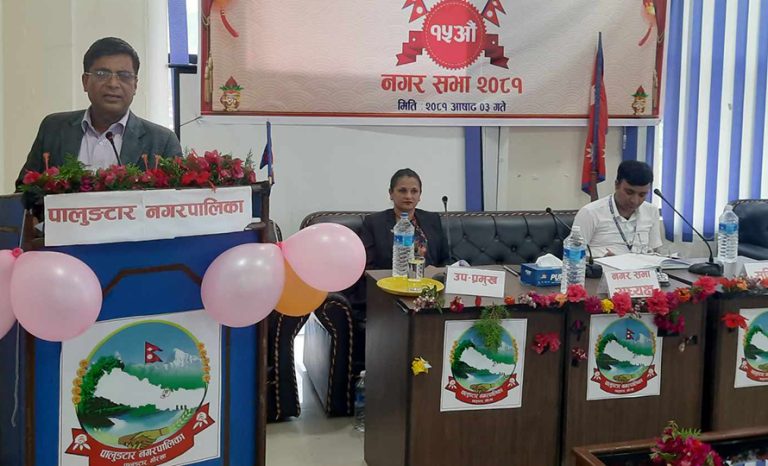 पालुङटारको नीति : बाँदर नियन्त्रण गर्न जंगलमा फलफूल