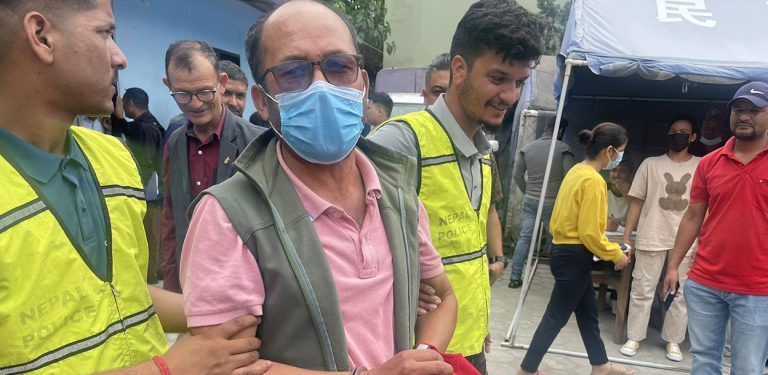 ‘फरार’ हुँदा चितवनमा जग्गा कारोबार गर्दै थिए सीबी लामा