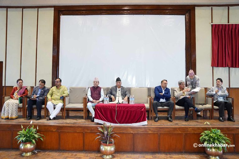 संसद्‌मा अनिवार्य उपस्थित हुन कांग्रेसको निर्देशन