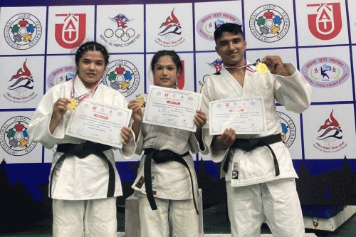 राष्ट्रिय जुडोमा एकै परिवारका ३ खेलाडीलाई स्वर्ण