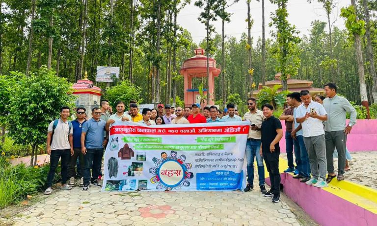 मकवानपुरमा गाँजा खेतीको वैधानिकताबारे बहस
