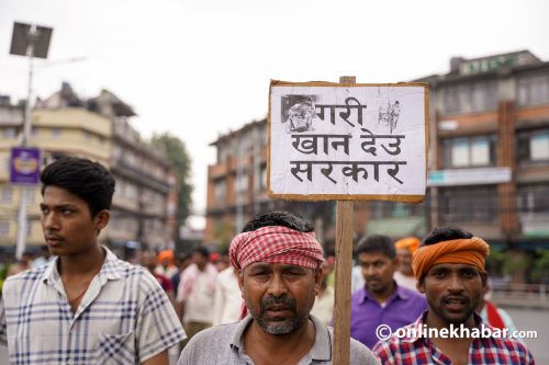 गरिखान देऊ सरकार ! (तस्वीरहरू)